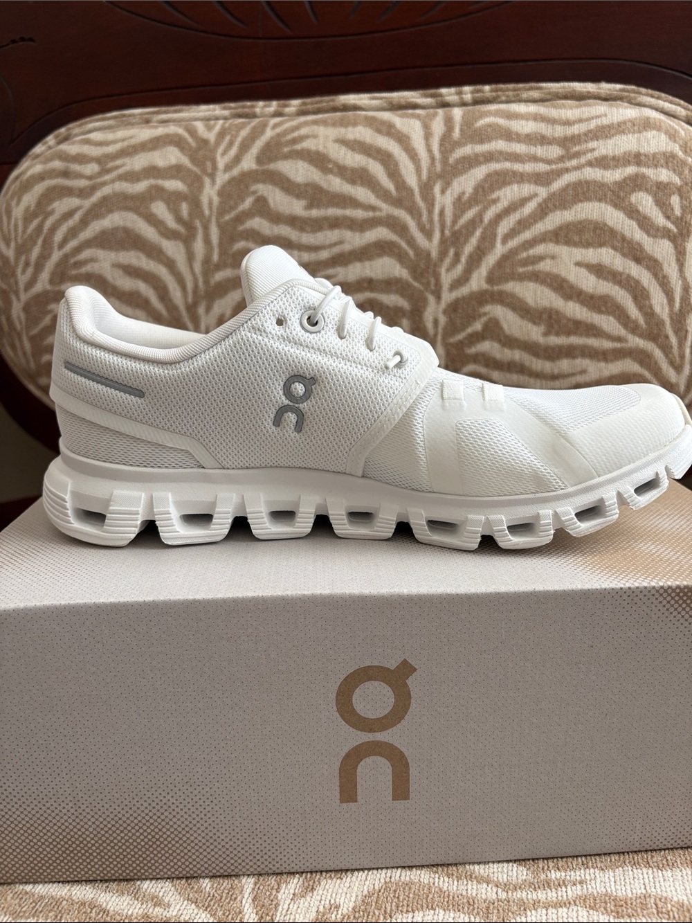 Women’s Cloud 6 White in Box! - Picture 9 of 13